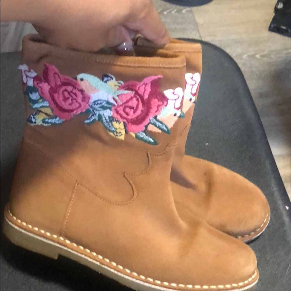 Zara Chestnut floral boots *make offer*
